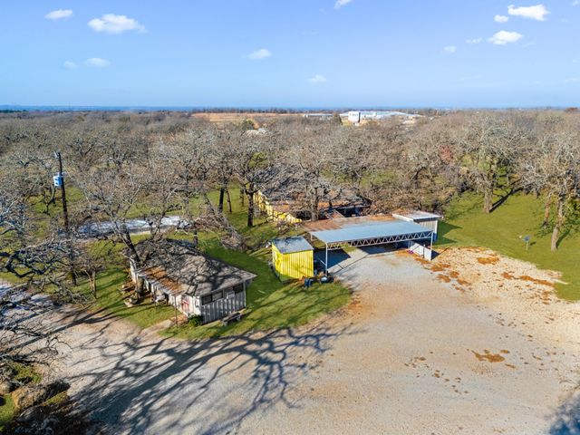 114 Private Road 2387, Alvord, TX 76225