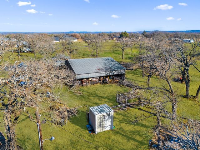 114 Private Road 2387, Alvord, TX 76225