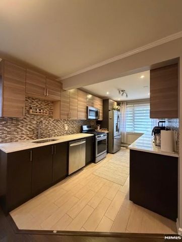 75 Charlton Avenue, Lodi, NJ 07644