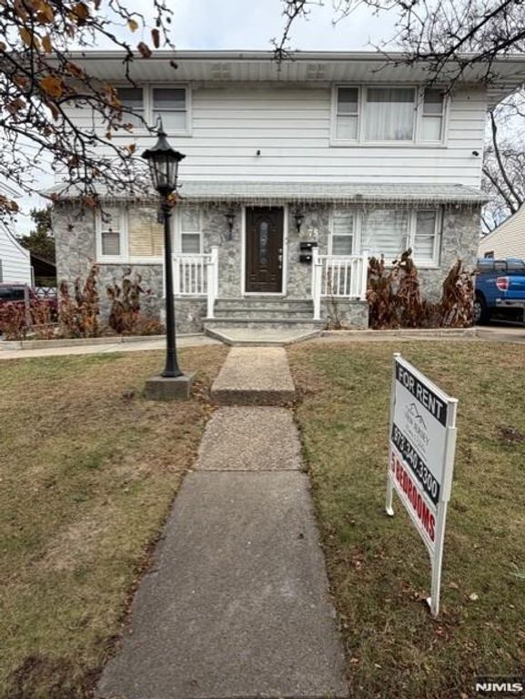 75 Charlton Avenue, Lodi, NJ 07644