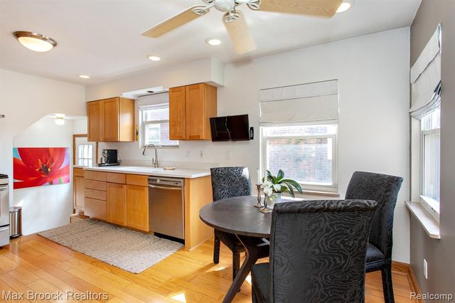 10564 Lasalle Boulevard, Huntington Woods, MI 48070