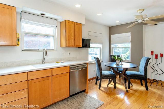 10564 Lasalle Boulevard, Huntington Woods, MI 48070