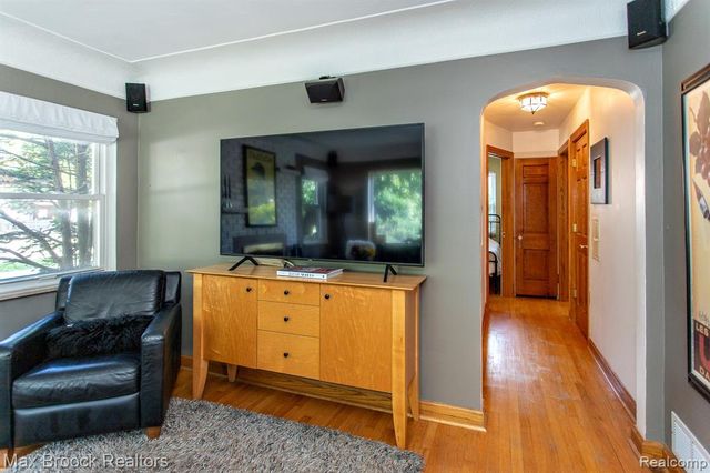 10564 Lasalle Boulevard, Huntington Woods, MI 48070