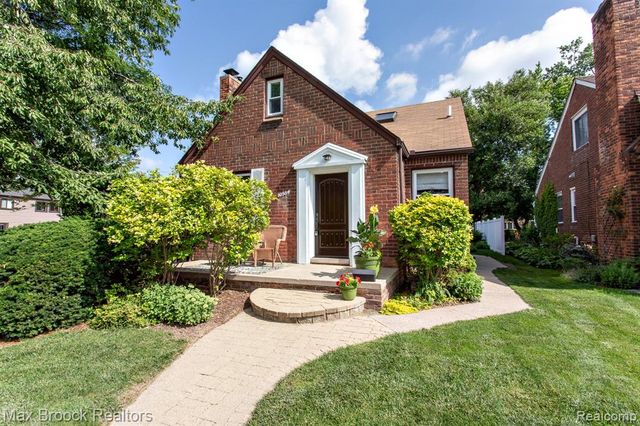 10564 Lasalle Boulevard, Huntington Woods, MI 48070