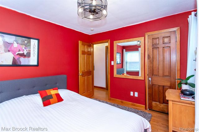 10564 Lasalle Boulevard, Huntington Woods, MI 48070