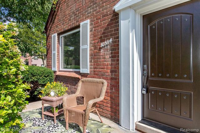 10564 Lasalle Boulevard, Huntington Woods, MI 48070