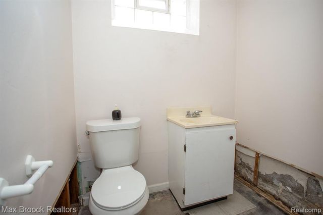 10564 Lasalle Boulevard, Huntington Woods, MI 48070
