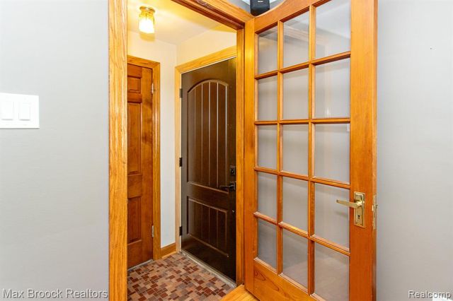 10564 Lasalle Boulevard, Huntington Woods, MI 48070