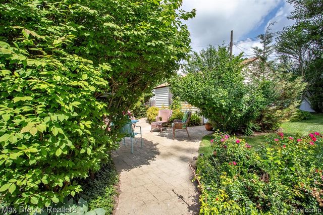 10564 Lasalle Boulevard, Huntington Woods, MI 48070