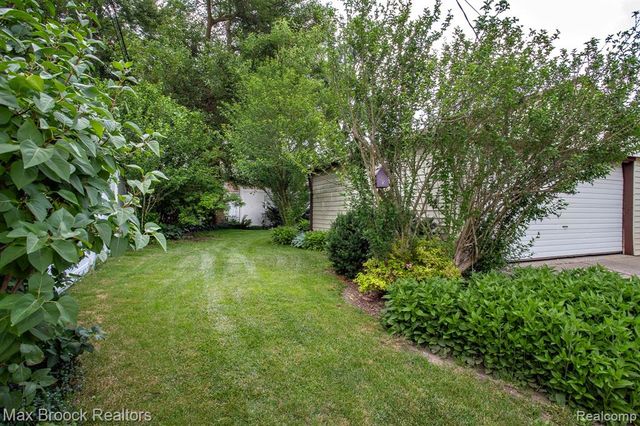 10564 Lasalle Boulevard, Huntington Woods, MI 48070