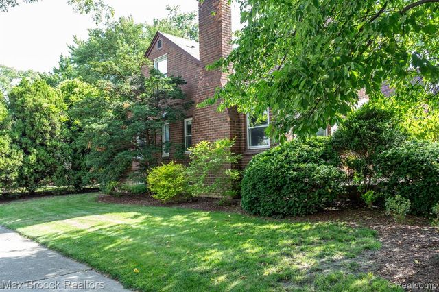 10564 Lasalle Boulevard, Huntington Woods, MI 48070
