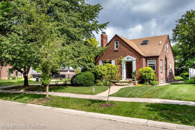 10564 Lasalle Boulevard, Huntington Woods, MI 48070
