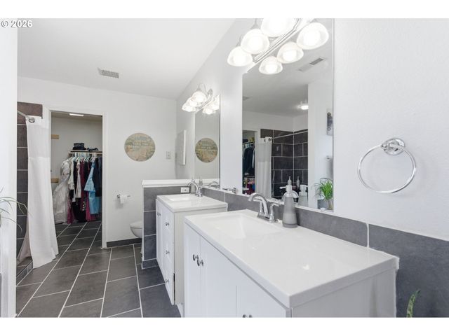 15410 Sw GULL Ct, Beaverton, OR 97007