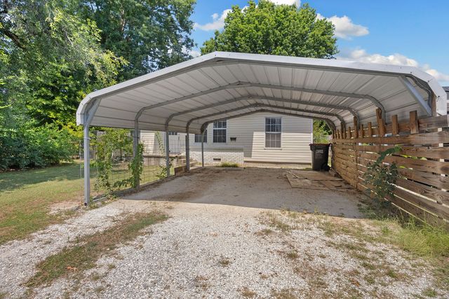 1318 Hembree Avenue, Springdale, AR 72764
