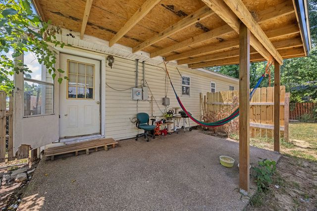 1318 Hembree Avenue, Springdale, AR 72764