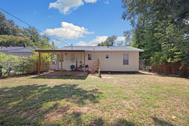 1318 Hembree Avenue, Springdale, AR 72764