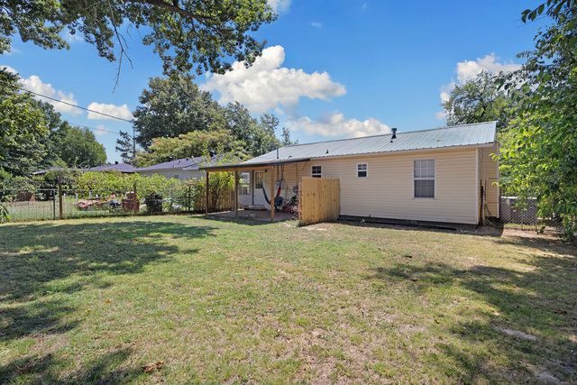 1318 Hembree Avenue, Springdale, AR 72764