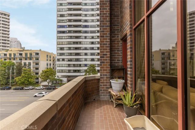 10550 Wilshire Boulevard 302, Los Angeles, CA 90024