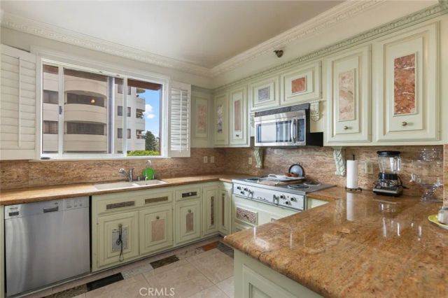 10550 Wilshire Boulevard 302, Los Angeles, CA 90024