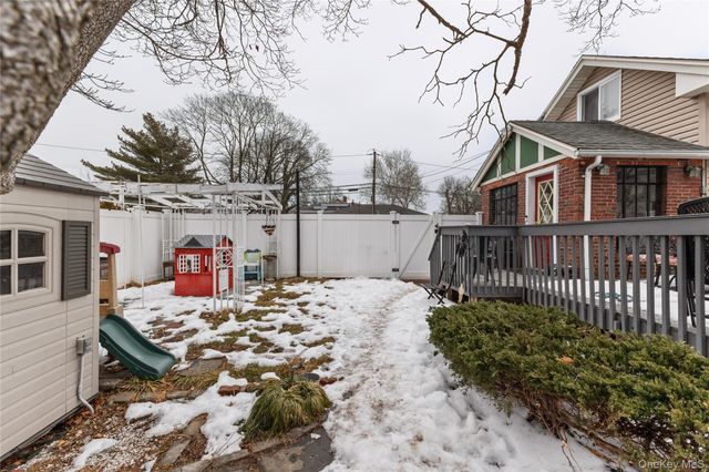 661 Saint Lukes Place, North Baldwin, NY 11510
