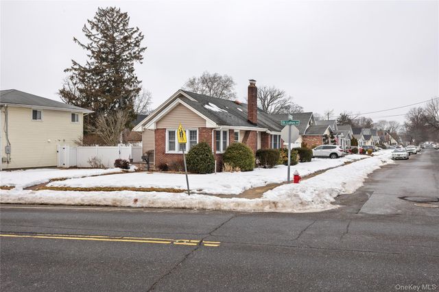 661 Saint Lukes Place, North Baldwin, NY 11510