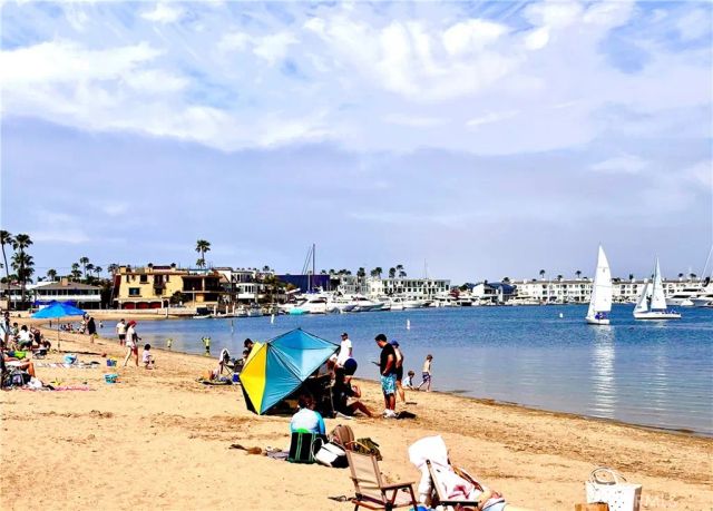 1510 W Balboa Blvd, Newport Beach, CA 92663