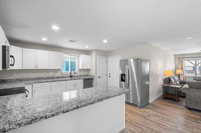 3631 W DENTON Lane, Phoenix, AZ 85019