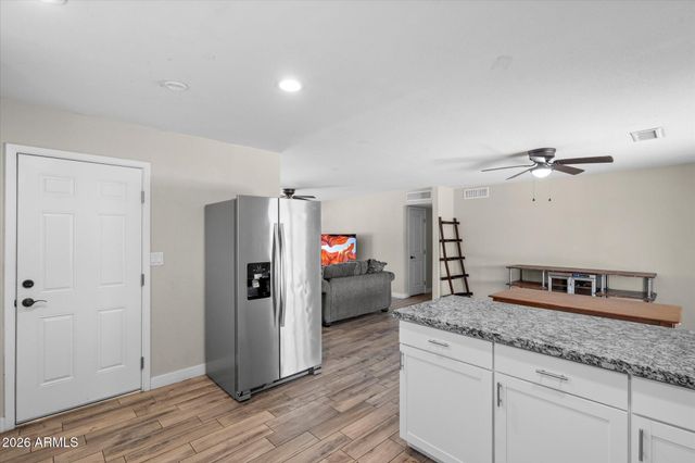 3631 W DENTON Lane, Phoenix, AZ 85019