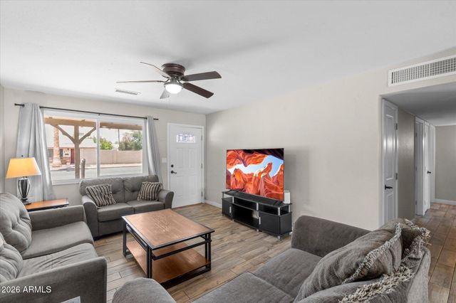 3631 W DENTON Lane, Phoenix, AZ 85019