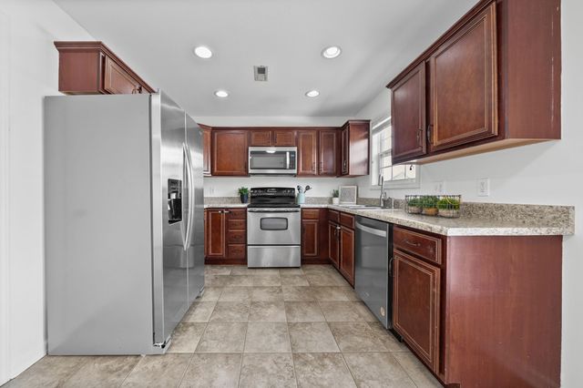 3446 Southwood Dr, Clarksville, TN 37042