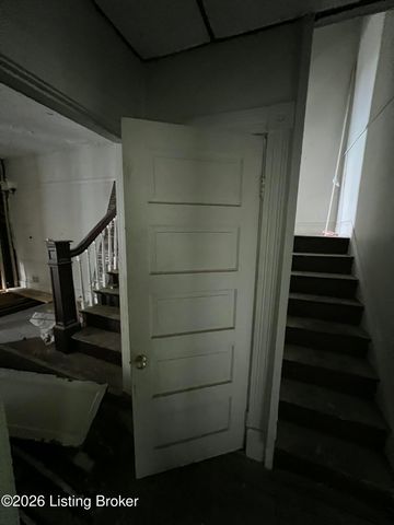 4113 W Broadway, Louisville, KY 40211