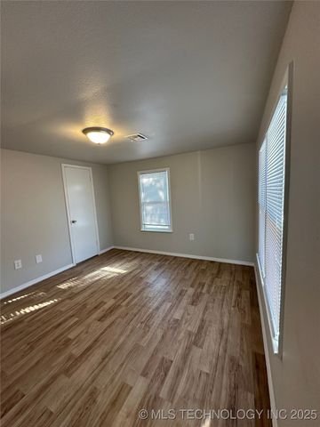 4709 S 30th West West Avenue, Tulsa, OK 74107