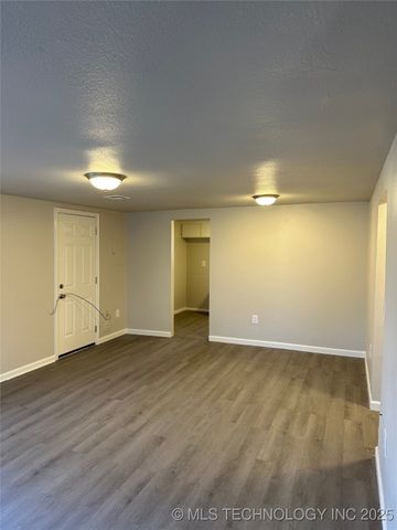 4709 S 30th West West Avenue, Tulsa, OK 74107