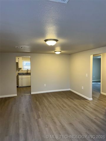 4709 S 30th West West Avenue, Tulsa, OK 74107