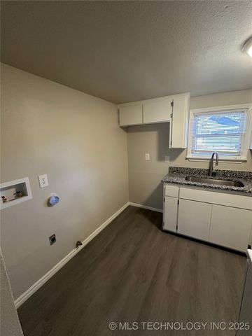 4709 S 30th West West Avenue, Tulsa, OK 74107