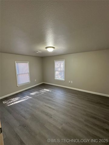 4709 S 30th West West Avenue, Tulsa, OK 74107