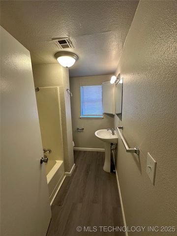 4709 S 30th West West Avenue, Tulsa, OK 74107