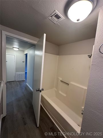 4709 S 30th West West Avenue, Tulsa, OK 74107