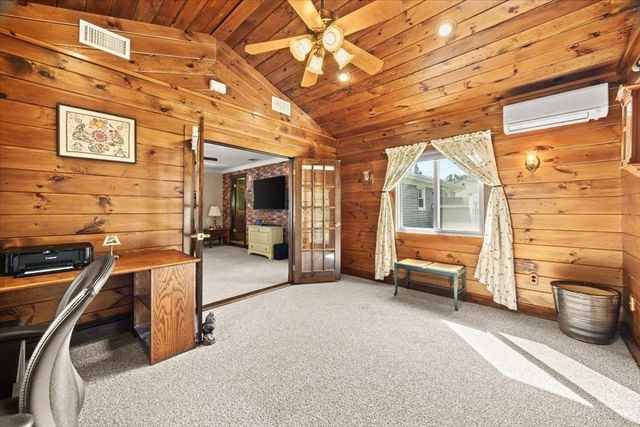 158 Duffy Dr, Taunton, MA 02780