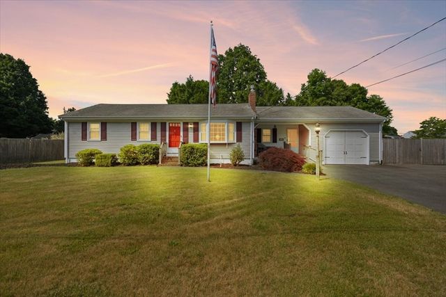 158 Duffy Dr, Taunton, MA 02780