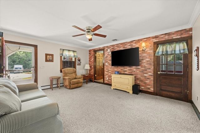 158 Duffy Dr, Taunton, MA 02780