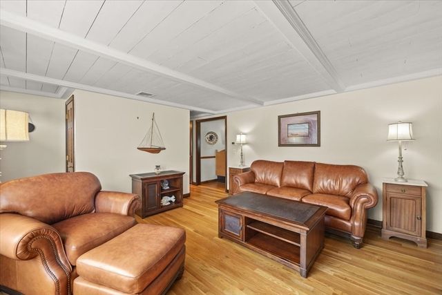 158 Duffy Dr, Taunton, MA 02780