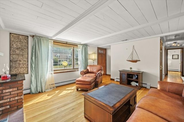 158 Duffy Dr, Taunton, MA 02780