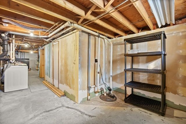 158 Duffy Dr, Taunton, MA 02780