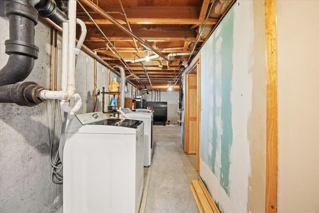 158 Duffy Dr, Taunton, MA 02780