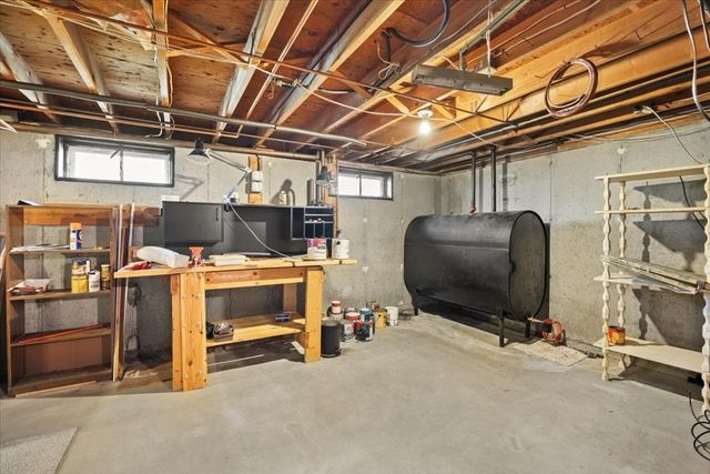 158 Duffy Dr, Taunton, MA 02780