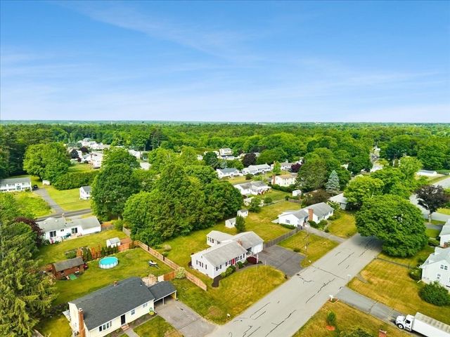 158 Duffy Dr, Taunton, MA 02780