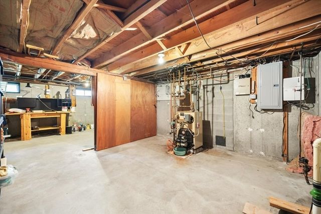 158 Duffy Dr, Taunton, MA 02780
