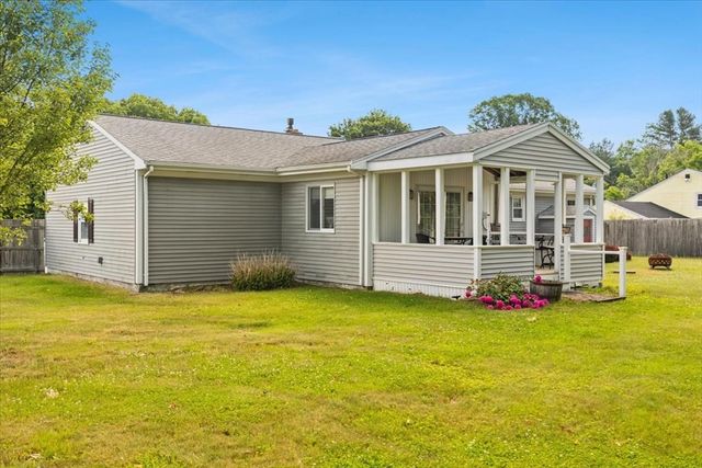 158 Duffy Dr, Taunton, MA 02780