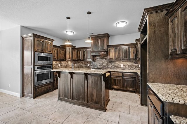 4301 SW Beech Lane, Bentonville, AR 72713